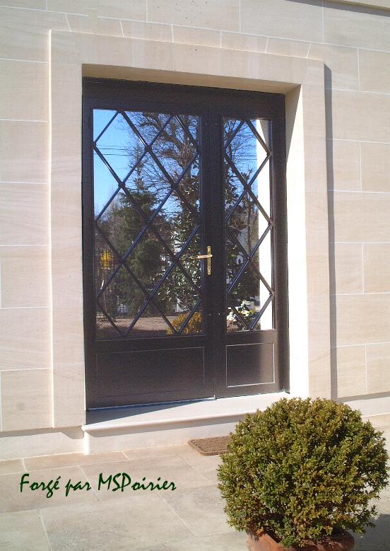 Porte d'entr&eacute;e en fer forg&eacute; mod&egrave;le losange