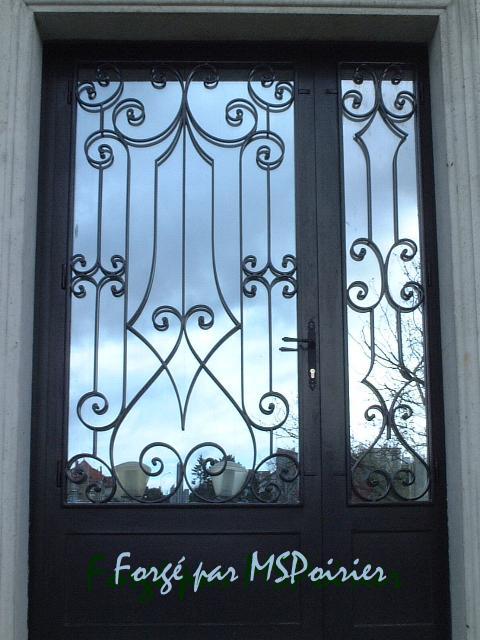 porte d'entr&eacute;e en fer forg&eacute;  