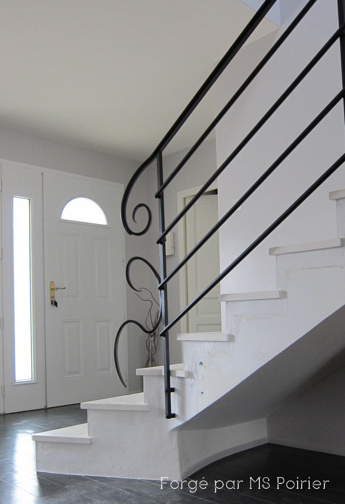 Rampe Design Bateau, Elegance artistique d'une rampe d'escalier
